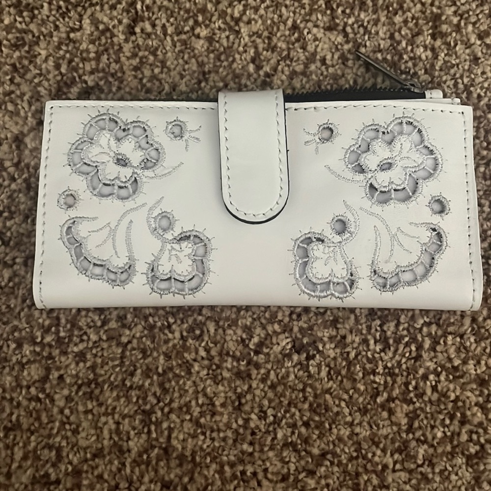 Patricia Nash French Connection White Wallet